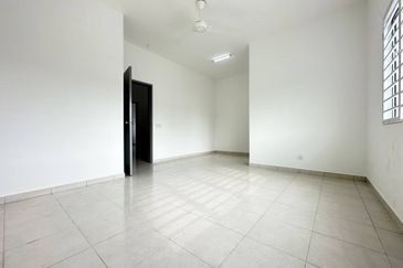 Rumah Masih Baru, Laman Haris Eco Grandeur, Hot Demand! Sell Below Market!