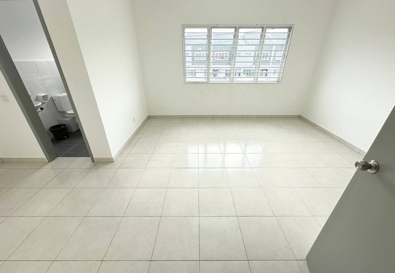 Rumah Masih Baru, Laman Haris Eco Grandeur, Hot Demand! Sell Below Market!