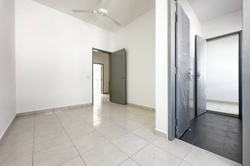 Rumah Masih Baru, Laman Haris Eco Grandeur, Hot Demand! Sell Below Market!