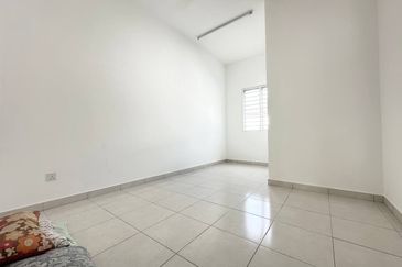 Rumah Masih Baru, Laman Haris Eco Grandeur, Hot Demand! Sell Below Market!