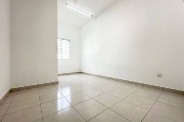 Rumah Masih Baru, Laman Haris Eco Grandeur, Hot Demand! Sell Below Market!