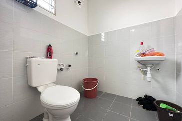 Rumah Masih Baru, Laman Haris Eco Grandeur, Hot Demand! Sell Below Market!