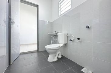 Rumah Masih Baru, Laman Haris Eco Grandeur, Hot Demand! Sell Below Market!