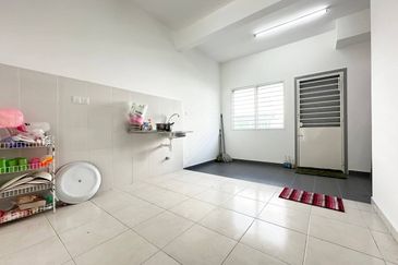 Rumah Masih Baru, Laman Haris Eco Grandeur, Hot Demand! Sell Below Market!