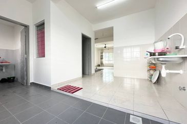 Rumah Masih Baru, Laman Haris Eco Grandeur, Hot Demand! Sell Below Market!