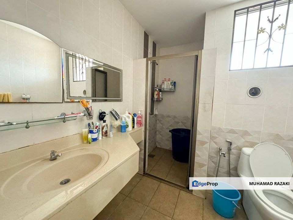 Harga Terendah! FREE 2 Unit Aircond, Renovated Unit with Kitchen Cabinet, Selangor, Shah Alam