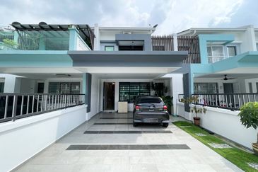Suria Enclave Double Storey Puncak Alam, Cantik Fully Renovated Interior! Partialy Furnished Provided!