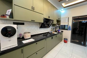 Suria Enclave Double Storey Puncak Alam, Cantik Fully Renovated Interior! Partialy Furnished Provided!