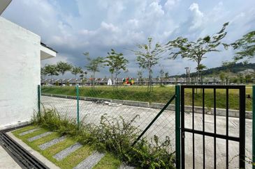 Suria Enclave Double Storey Puncak Alam, Cantik Fully Renovated Interior! Partialy Furnished Provided!