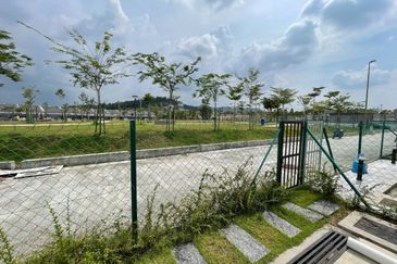 Suria Enclave Double Storey Puncak Alam, Cantik Fully Renovated Interior! Partialy Furnished Provided!