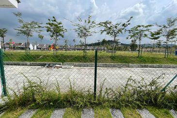 Suria Enclave Double Storey Puncak Alam, Cantik Fully Renovated Interior! Partialy Furnished Provided!