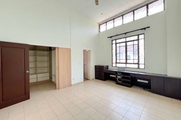 FREEHOLD! WELL MAINTAINED Double Storey Greenlane, Jalan Jerji Bukit Jelutong