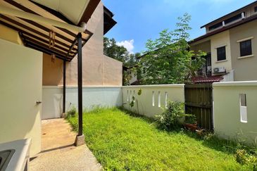 FREEHOLD! WELL MAINTAINED Double Storey Greenlane, Jalan Jerji Bukit Jelutong