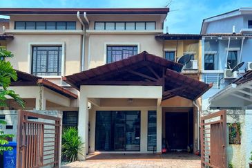 FREEHOLD! WELL MAINTAINED Double Storey Greenlane, Jalan Jerji Bukit Jelutong