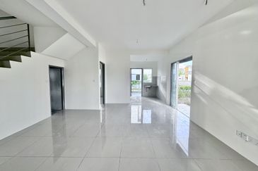 Corner Lot Double Storey Terrace, Ritma Perdana (Rumah Baru Siap)