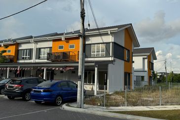 Corner Lot Double Storey Terrace, Ritma Perdana (Rumah Baru Siap)