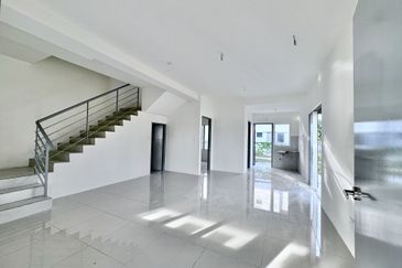 Corner Lot Double Storey Terrace, Ritma Perdana (Rumah Baru Siap)