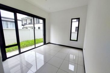 Hevea Elmina Gardens