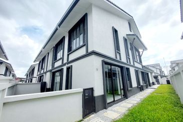 Hevea Elmina Gardens