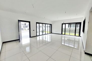 Hevea Elmina Gardens