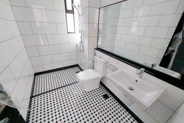 Hevea Elmina Gardens