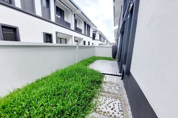 Hevea Elmina Gardens