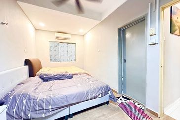 Murah! Renovated & Extended Double Storey Az-Zaharah Puncak Alam Fasa 2 (Individual Title Ready!)