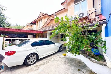Murah! Renovated & Extended Double Storey Az-Zaharah Puncak Alam Fasa 2 (Individual Title Ready!)
