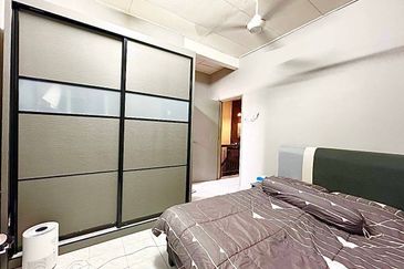 Murah! Renovated & Extended Double Storey Az-Zaharah Puncak Alam Fasa 2 (Individual Title Ready!)