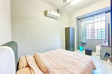 Murah! Renovated & Extended Double Storey Az-Zaharah Puncak Alam Fasa 2 (Individual Title Ready!)