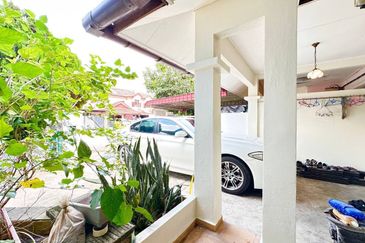 Murah! Renovated & Extended Double Storey Az-Zaharah Puncak Alam Fasa 2 (Individual Title Ready!)