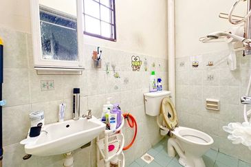 Murah! Renovated & Extended Double Storey Az-Zaharah Puncak Alam Fasa 2 (Individual Title Ready!)