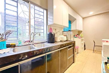 Murah! Renovated & Extended Double Storey Az-Zaharah Puncak Alam Fasa 2 (Individual Title Ready!)