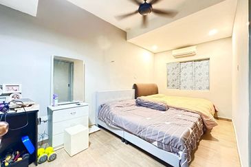 Murah! Renovated & Extended Double Storey Az-Zaharah Puncak Alam Fasa 2 (Individual Title Ready!)