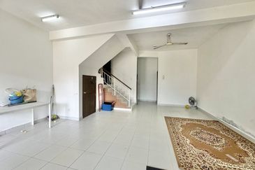 Double Storey Puncak Alam Fasa 3, Jln Cakera Purnama