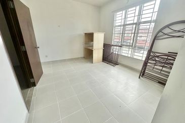 Double Storey Puncak Alam Fasa 3, Jln Cakera Purnama