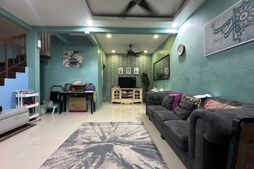 Renovated Double Storey Terrace Puncak Alam Fasa 3, Best Price!