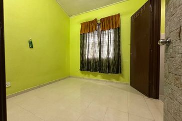 Renovated Double Storey Terrace Puncak Alam Fasa 3, Best Price!