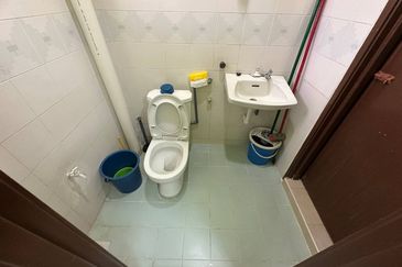 Renovated Double Storey Terrace Puncak Alam Fasa 3, Best Price!