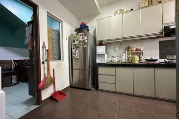 Renovated Double Storey Terrace Puncak Alam Fasa 3, Best Price!