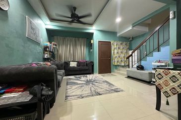 Renovated Double Storey Terrace Puncak Alam Fasa 3, Best Price!