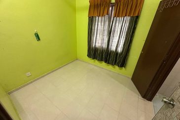 Renovated Double Storey Terrace Puncak Alam Fasa 3, Best Price!