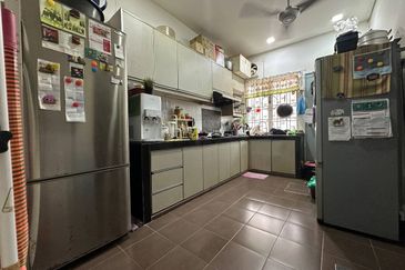 Renovated Double Storey Terrace Puncak Alam Fasa 3, Best Price!