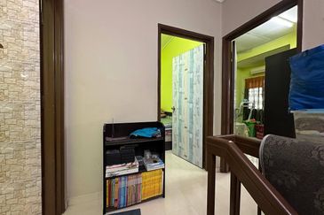 Renovated Double Storey Terrace Puncak Alam Fasa 3, Best Price!