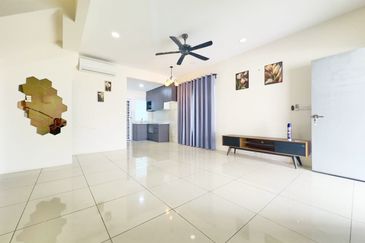 Puncak Alam Irama Perdana LBS, End Lot Double Storey Terrace House For Sale