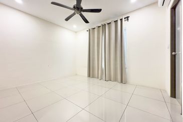 Puncak Alam Irama Perdana LBS, End Lot Double Storey Terrace House For Sale