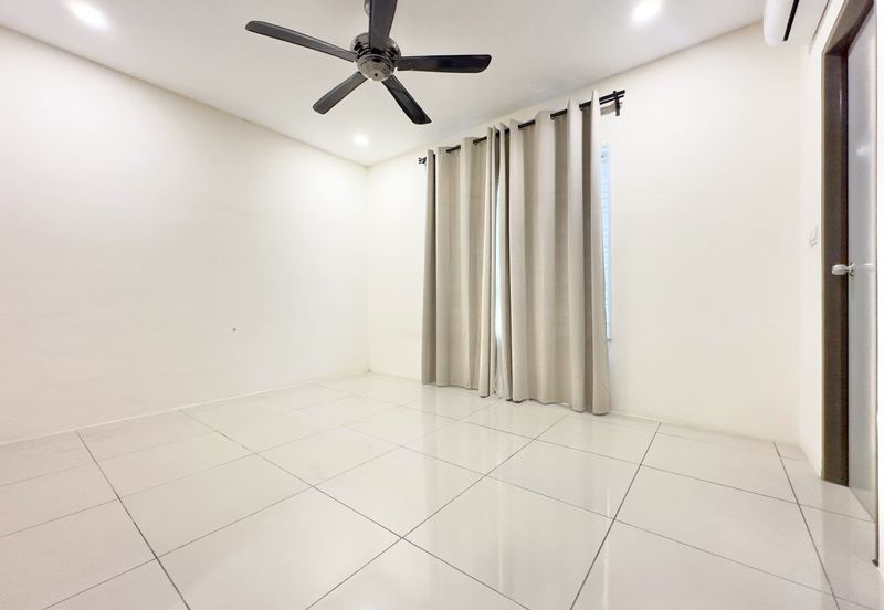 Puncak Alam Irama Perdana LBS, End Lot Double Storey Terrace House For Sale