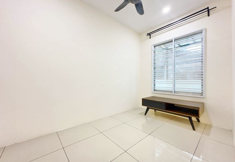 Puncak Alam Irama Perdana LBS, End Lot Double Storey Terrace House For Sale