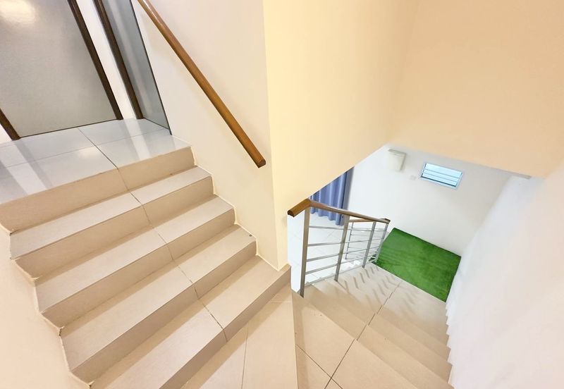 Puncak Alam Irama Perdana LBS, End Lot Double Storey Terrace House For Sale