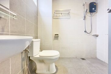 Puncak Alam Irama Perdana LBS, End Lot Double Storey Terrace House For Sale